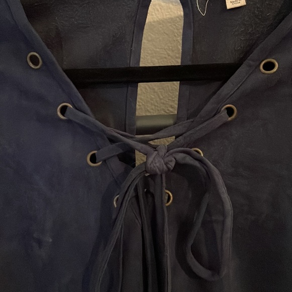 Super SOFT suede-like blue tunic with cinched waist and laced-neck detail - Picture 3 of 7